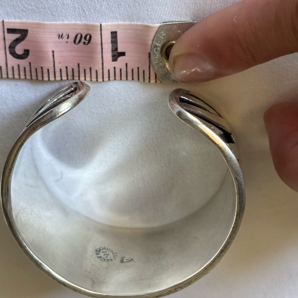 Designer Beto Sterling Silver Cuff from Taxco - Picture 8 of 8